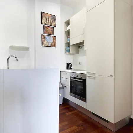 Cadorna Cityview Flat - Strategic Position In The Middle Of The Square Apartment