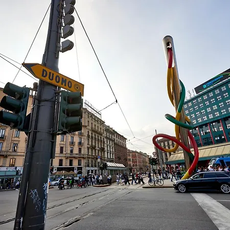 Cadorna Cityview Flat - Strategic Position In The Middle Of The Square Apartment